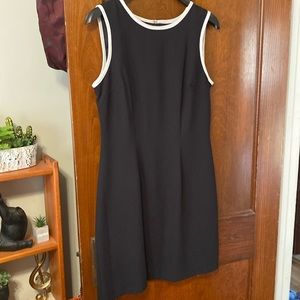 Cute black and white vintage sleeveless midi dress 😍😍😍